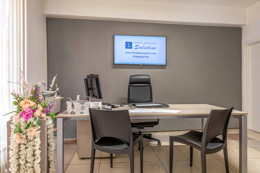 Sala riunioni dell'agenzia Immobiliare Salutini