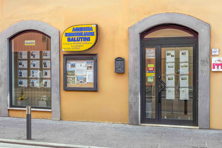 Esterno dell'agenzia immobiliare Salutini